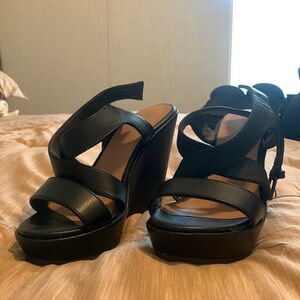 Xappeal black wedges